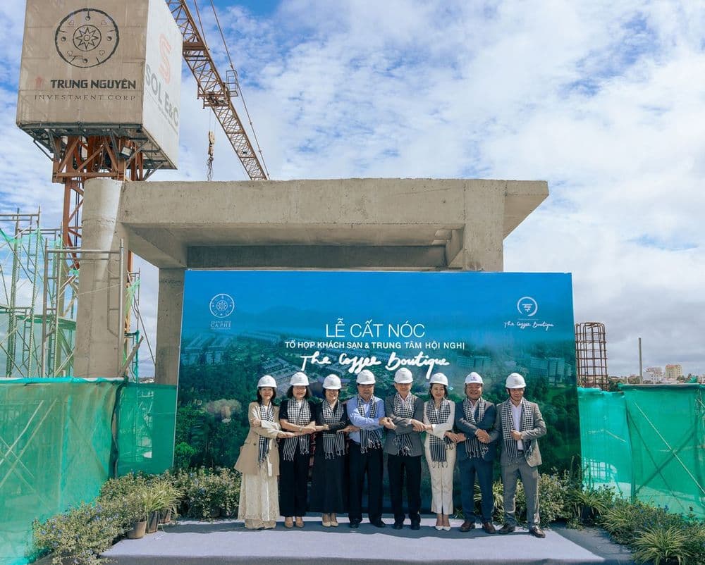 Topping-out ceremony of the hotel & convention center complex